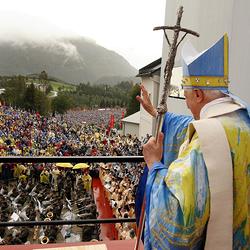 APARSC17 - 08092007 - MARIAZELL - OESTERREICH: Papst Benedikt XVI waehrend einer Messe in Mariazell am Samstag, 08. September 2007, im Rahmen eines dreitaegigen Besuches in Oesterreich. APA-FOTO: ROBERT JAEGER (POOL)