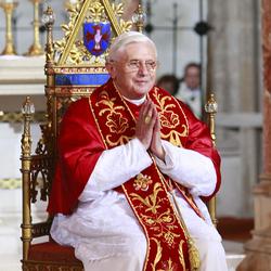 APAGIN13- 09092007 - HEILIGENKREUZ - OESTERREICH: ZU APA-TEXT II - Papst Benedikt XVI. in der Kirche des Stifts Heiligenkreuz im Wienerwald am Sonntag, 9. September 2007. APA-FOTO: POOL/ROBERT JAEGER